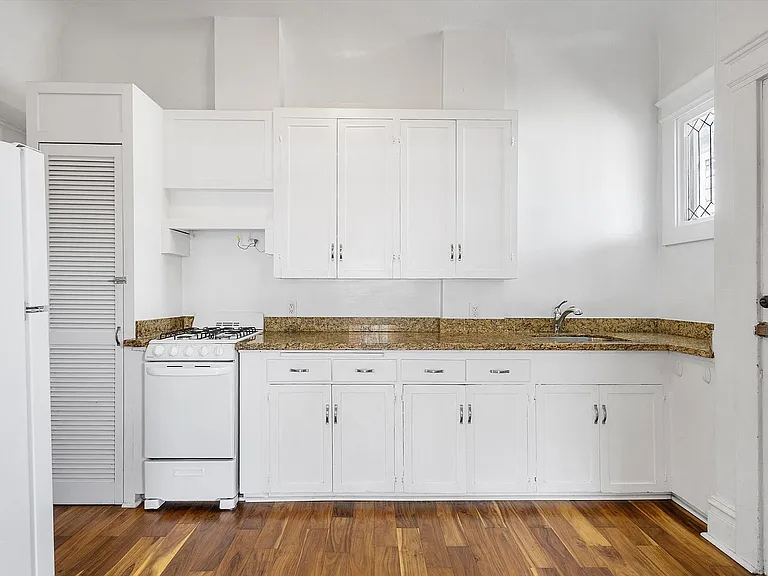 1429 Grand St #A - 1 bedroom | 1 bathroom — Photo 3