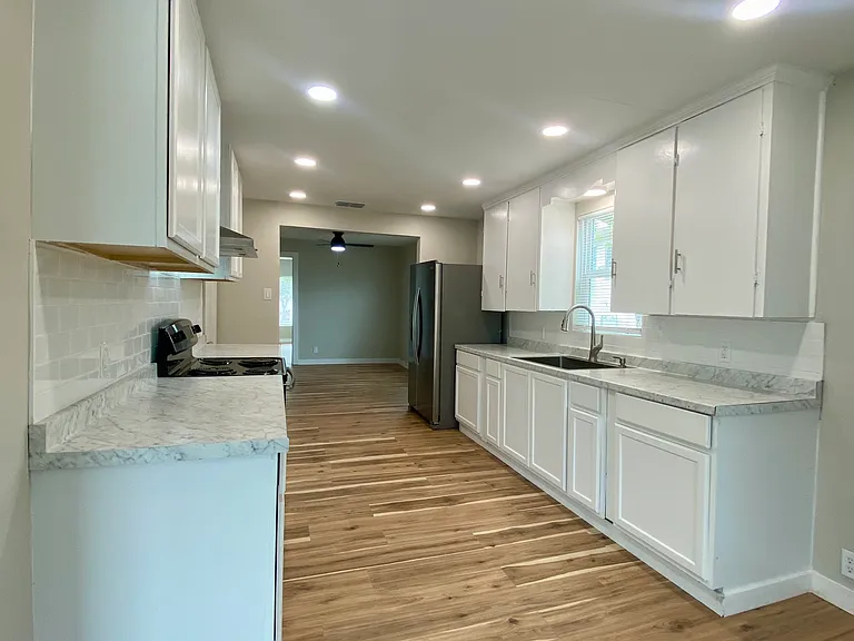431 Tutt Ave — Photo 6