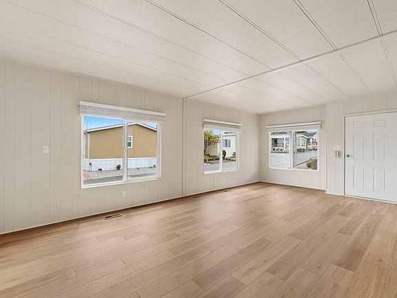 3rd image of 1585 Imperial Way #86