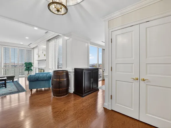 1300 Army Navy Dr Ph 3, Arlington, VA 22202