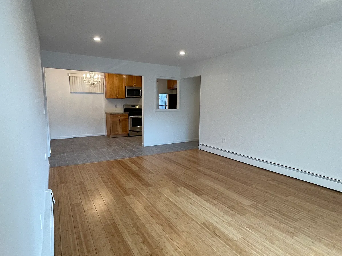 Building Photo - 6 River Rd #K