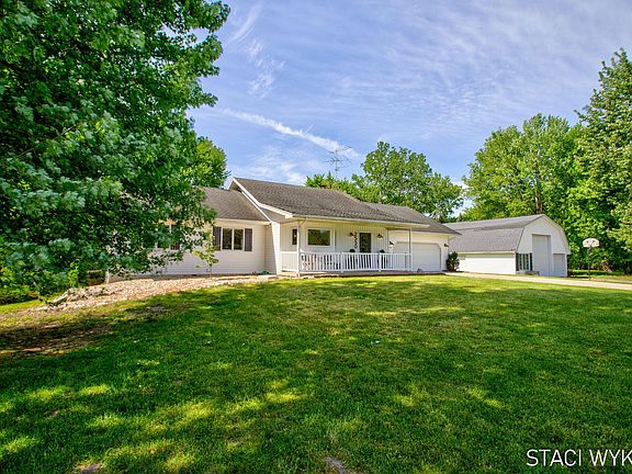 2nd image of 2550 Ranchland Dr SW