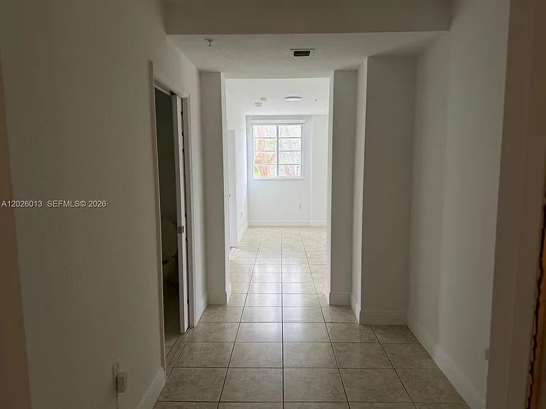 107 Mendoza Ave #201 — Photo 3