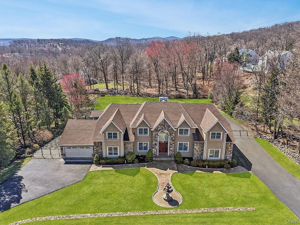 1st image of 8 Foxwood Drive