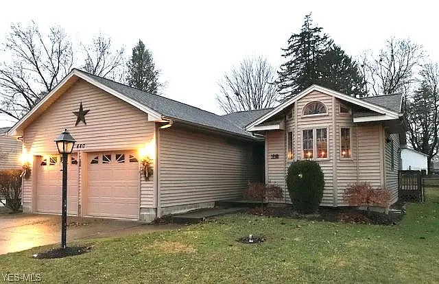 440 Simler St photo 1