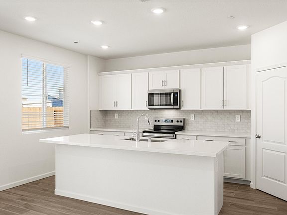 SAC_Aspen-At-Villa-Ticino_4522_Kitchen_B_2261-Hewins-St