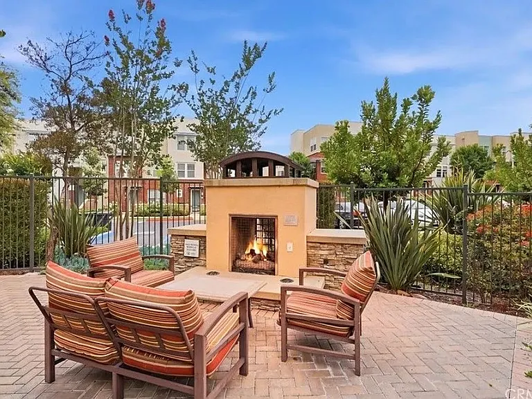 67 Vantis Dr — Photo 18