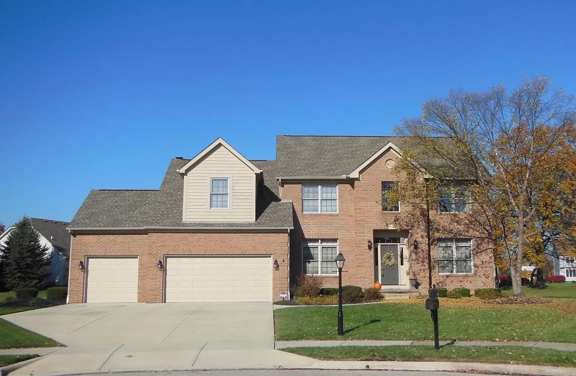 537 Vogt Ct N photo 1
