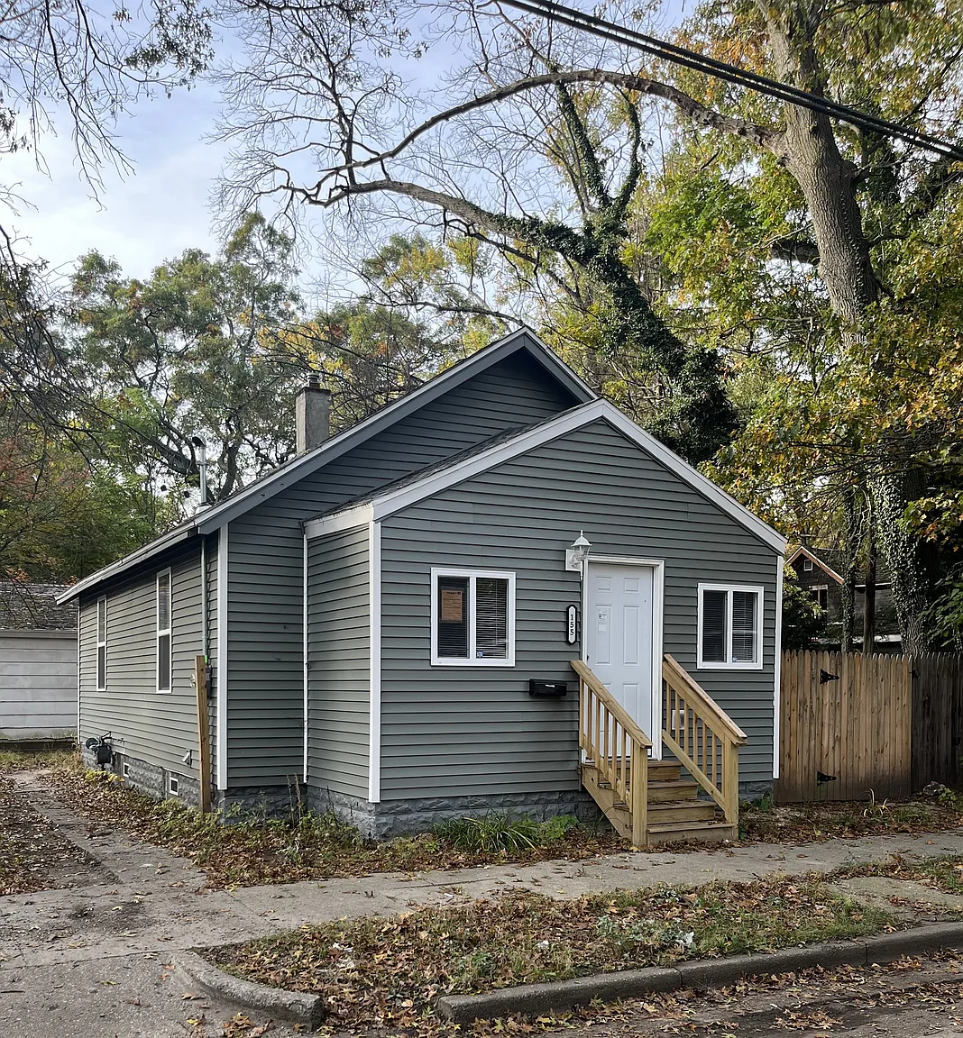 155 Rotterdam Ave photo 1