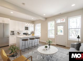 818 N Oakley Blvd #3, Chicago, IL 60622
