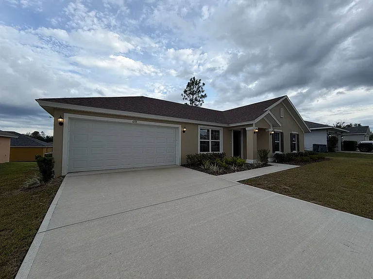 678 W Walkertown Dr — Photo 2