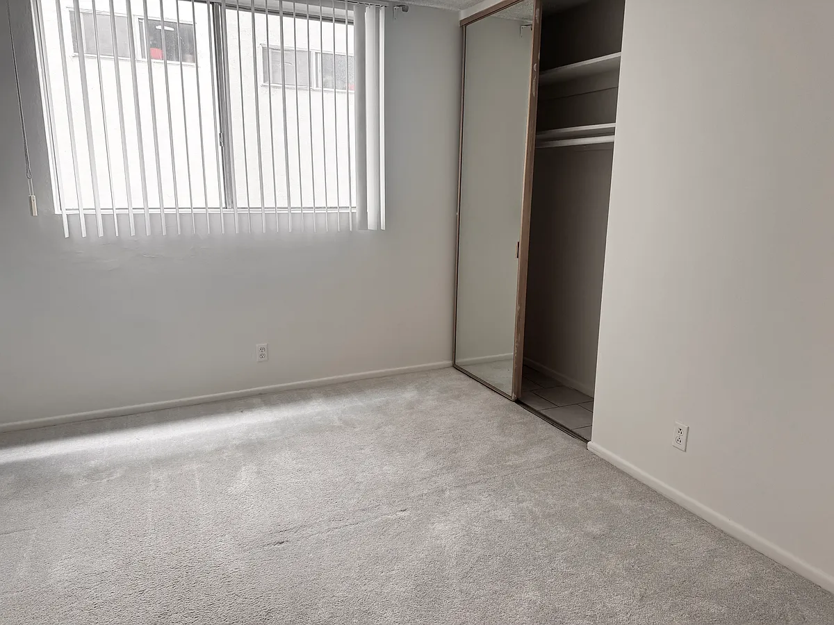 Building Photo - 203 Montana Ave #101