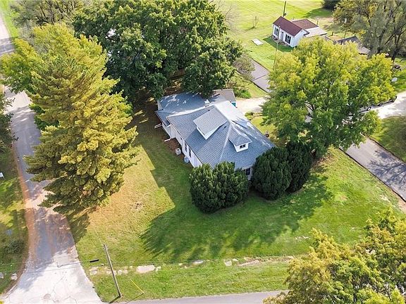 3rd image of 1914 Princeton Rd