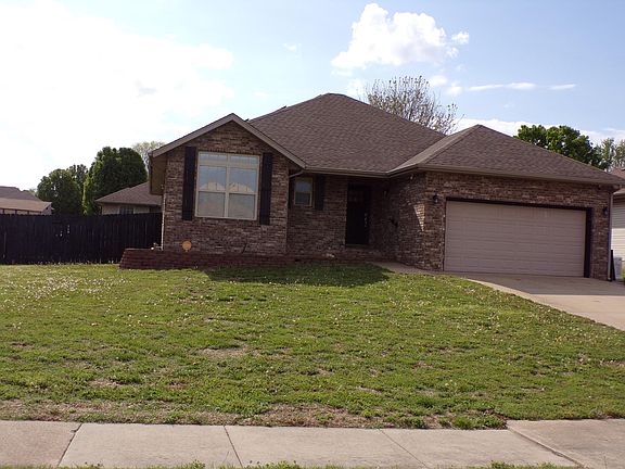 5th image of 3209 N Laurel Avenue