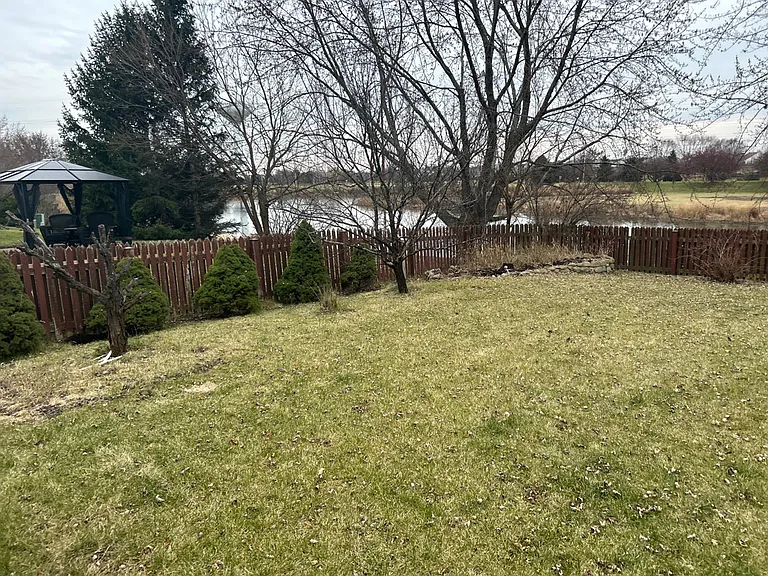 21509 W Georgetown Dr — Photo 9