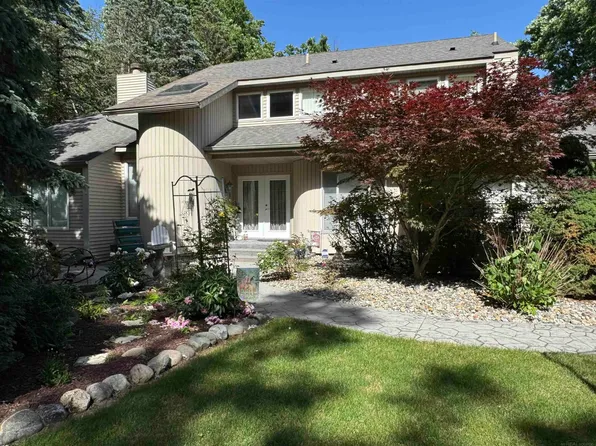 71760 Campground Rd, Romeo, MI 48065