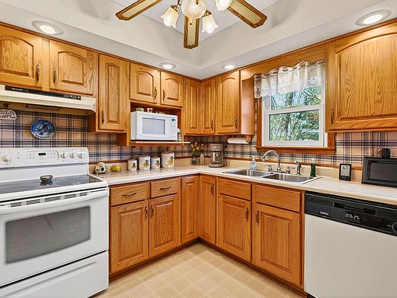 2nd image of 8080 Hagerty Rd