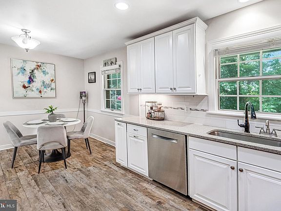 4th image of 18355 Sharon Rd