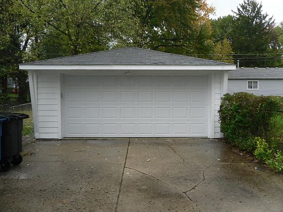 2nd image of 35730 Manila Ave
