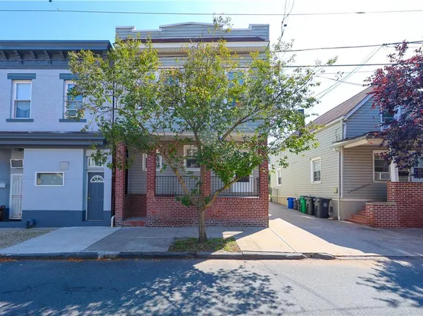 208 Saint Mary's Avenue image 2 of 47