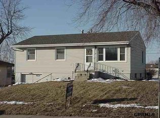 414 W Westplains Rd, Gretna, NE 68028