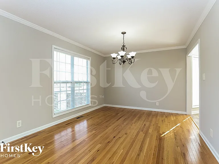 993 Glenhurst Way — Photo 5