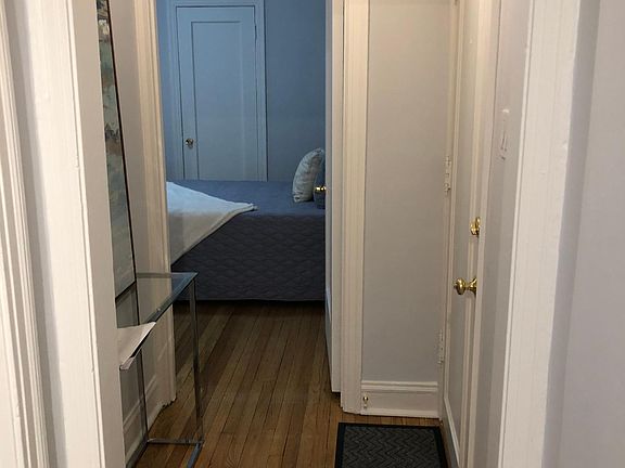 5th image of 609 W Stratford Pl APT 5C