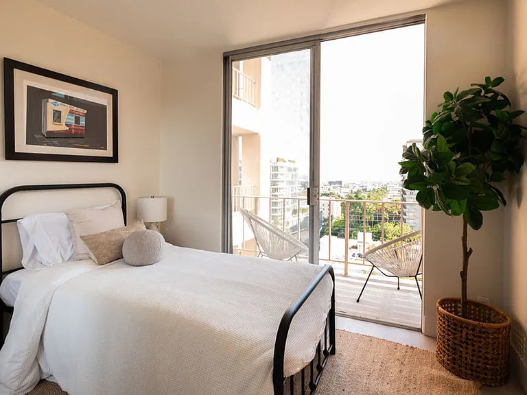 100 S Doheny Dr #1011 — Photo 10