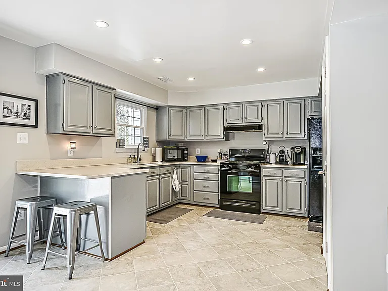 8606 Rocky Gap Ct — Photo 12