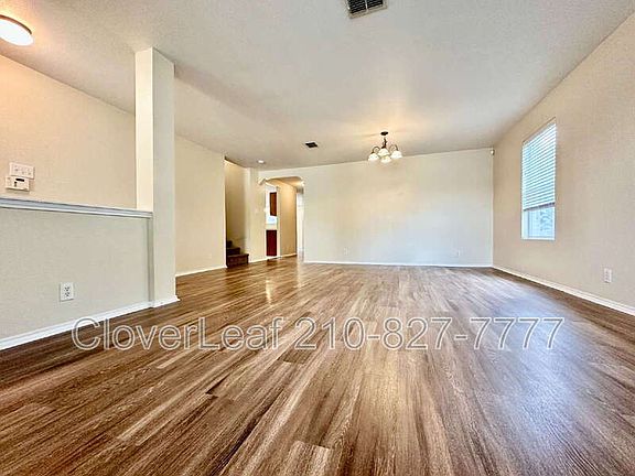 5th image of 104 Bay Willow