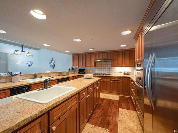 4th image of 39 Palisades Dr Unit 103