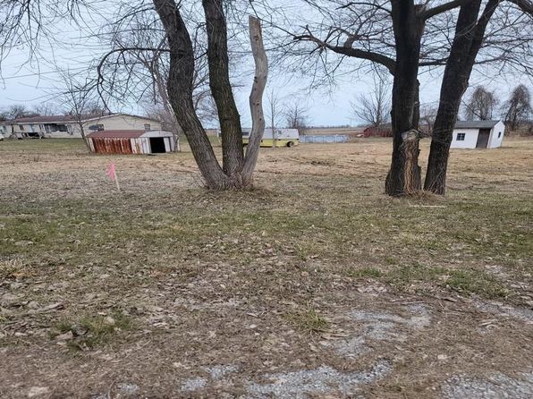 1084 N Huron Rd, Linwood, MI 48634