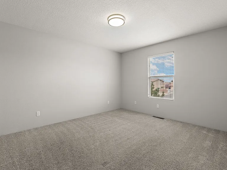 7127 Calle Alegria NE — Photo 17