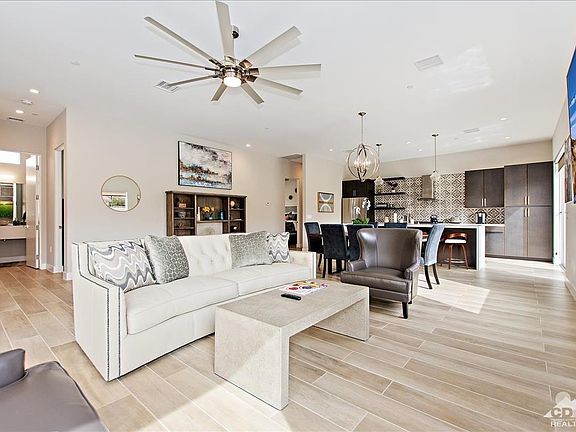 3rd image of 53720 Avenida Madero
