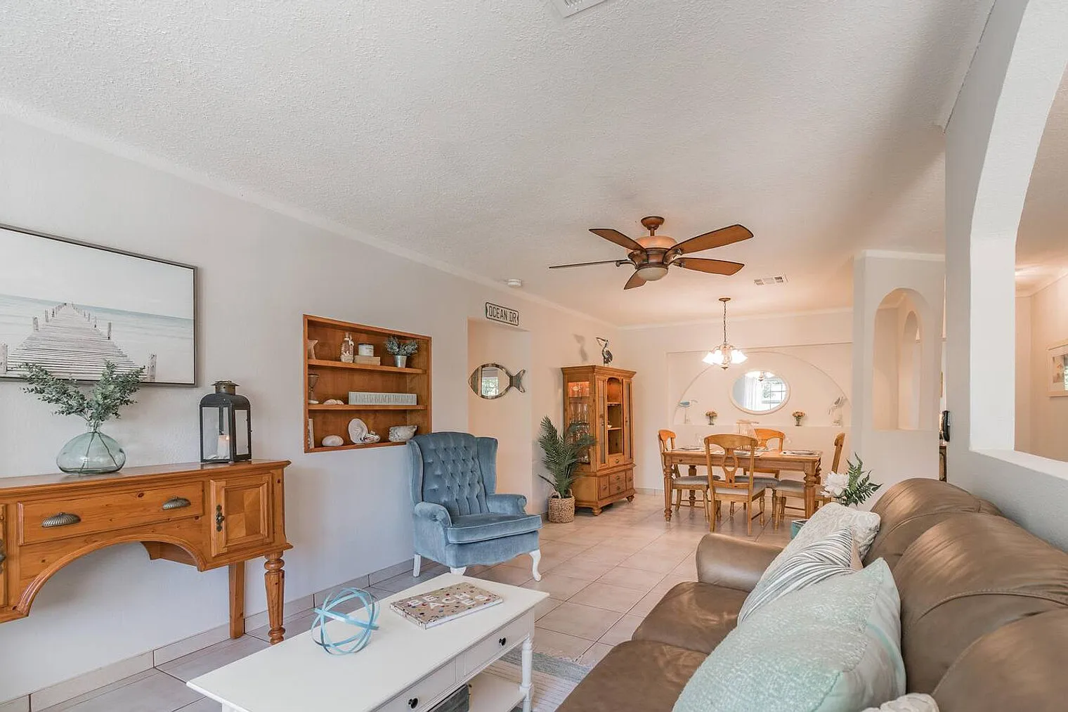 3 bed, 2.0 bath, 1614 sqft, $6,000 — Photo 2