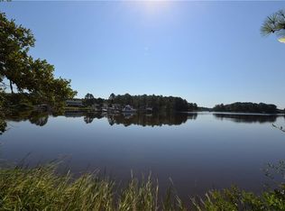 127 Creekview Ln, Hampton, VA 23669