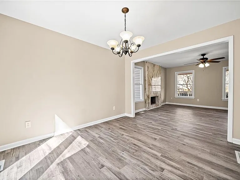 228 Hawkins Farm Cir — Photo 11