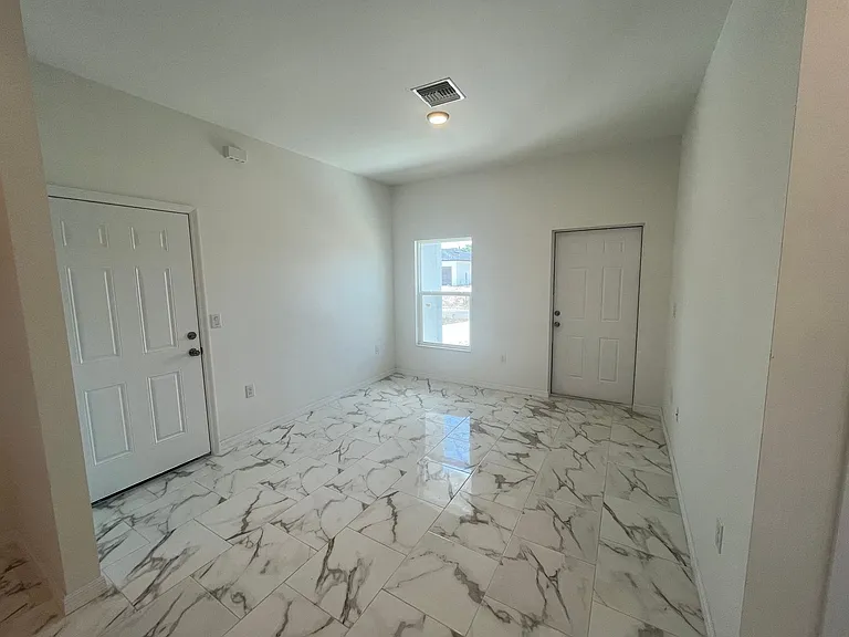 3012 3rd St SW — Photo 3