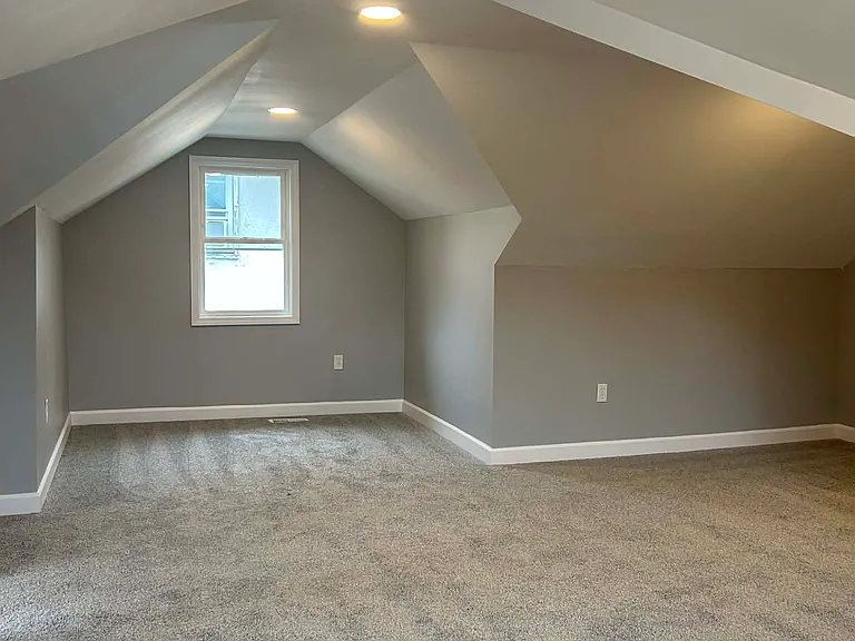 5831 Euclid Ave — Photo 16