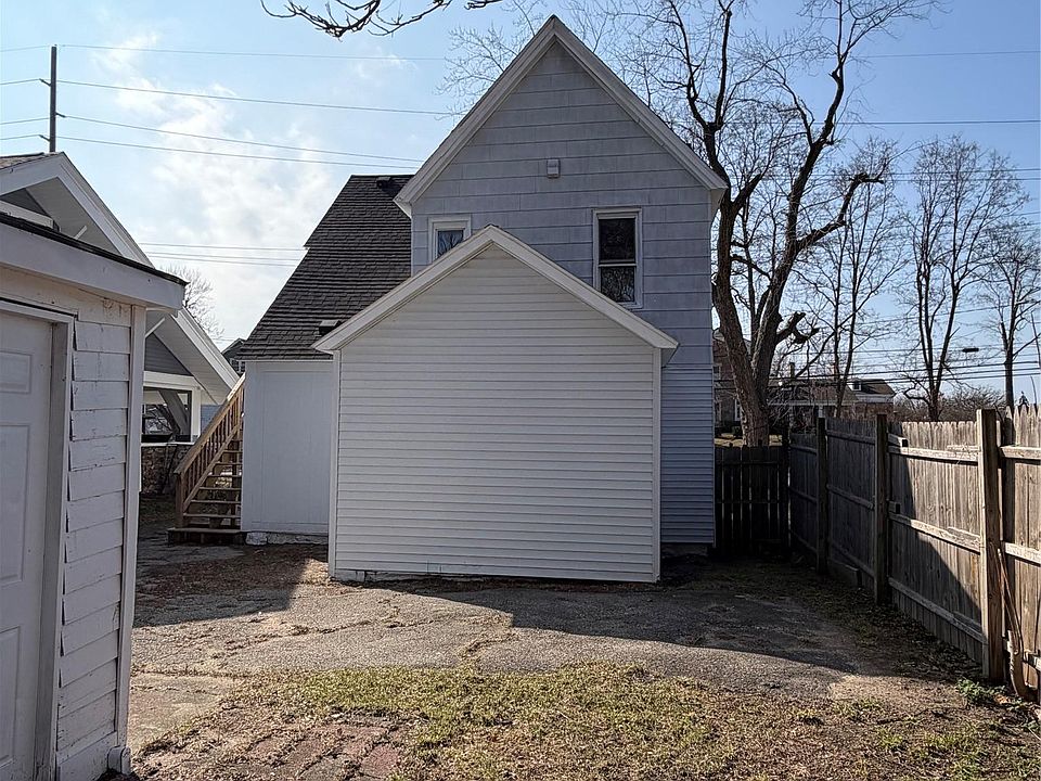 398 N Saginaw St, photo 6