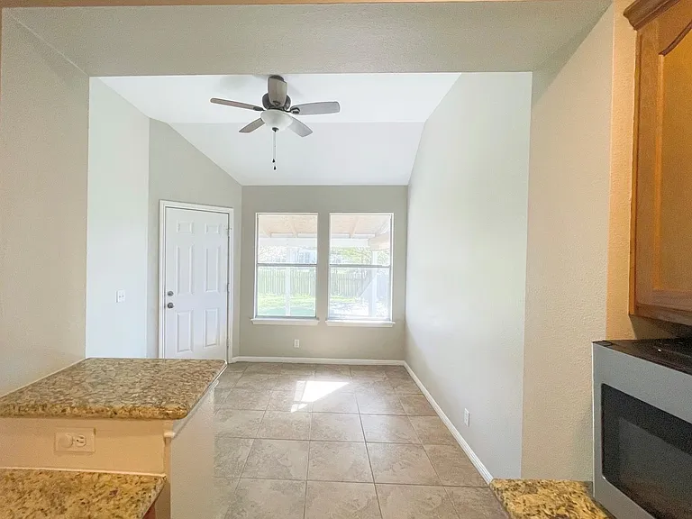 104 Cattail Cv — Photo 12