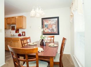 24 N Kingsbridge Pl APT D, Chesapeake, VA 23322
