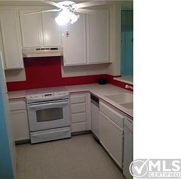 2nd image of 5980 Dandridge Ln Unit 208