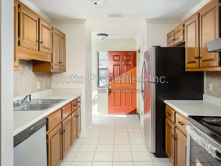 Creekside Apartments — Photo 30