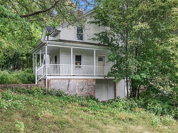 2nd image of 15 Lewis St