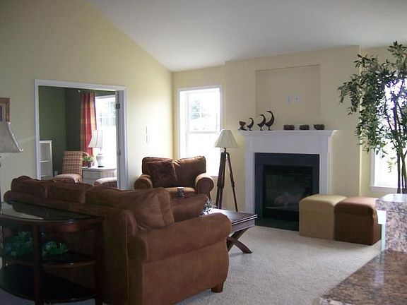 3rd image of 304 Houffman Pl