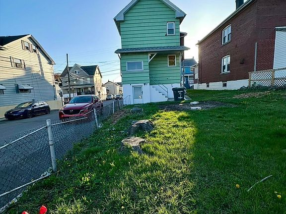 3rd image of 261 Seybert St