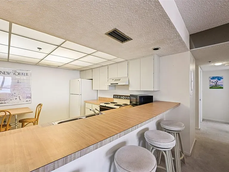 11 Sunset Dr #502 — Photo 31