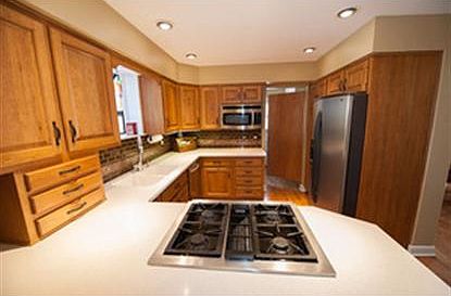 3rd image of 446 E Balsam Ln