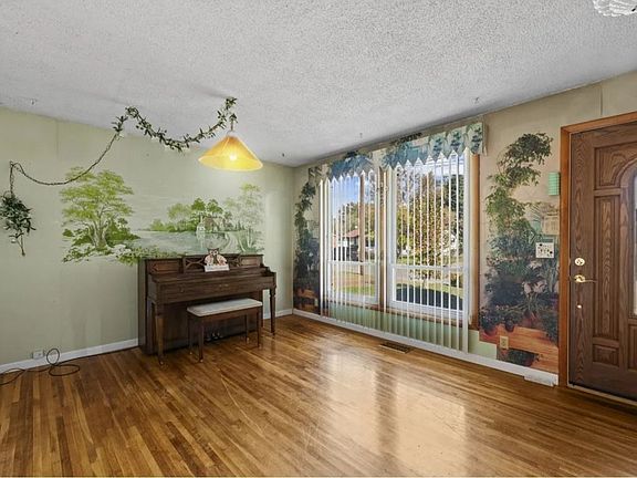 4th image of 4025 Kings Cir
